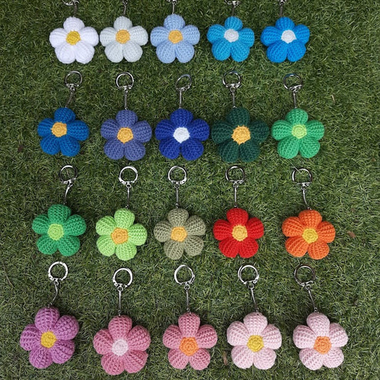 Gehaakte bloemensleutelhangers diverse kleuren