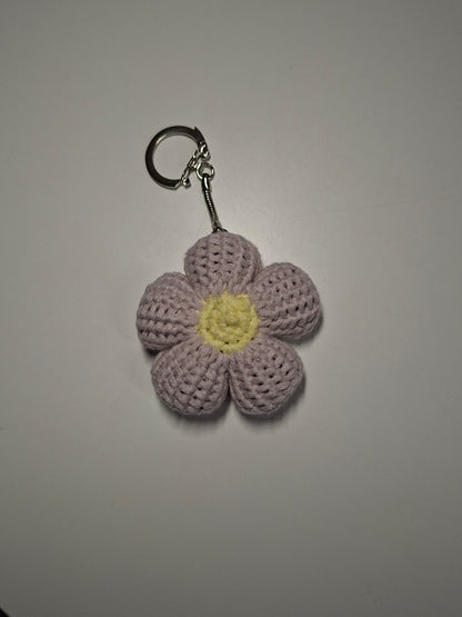 Bloemensleutelhanger gehaakt