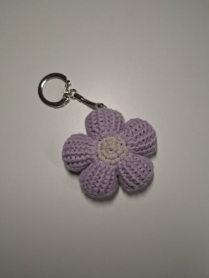 Bloemensleutelhanger gehaakt