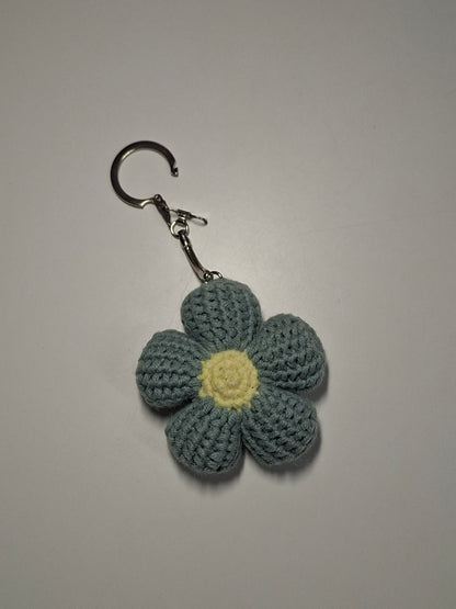 Bloemensleutelhanger gehaakt