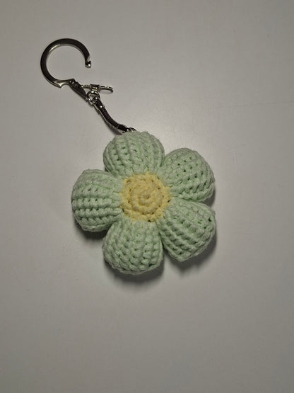 Bloemensleutelhanger gehaakt