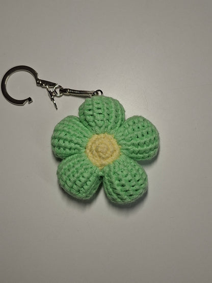 Bloemensleutelhanger gehaakt