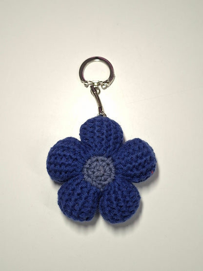 Bloemensleutelhanger gehaakt